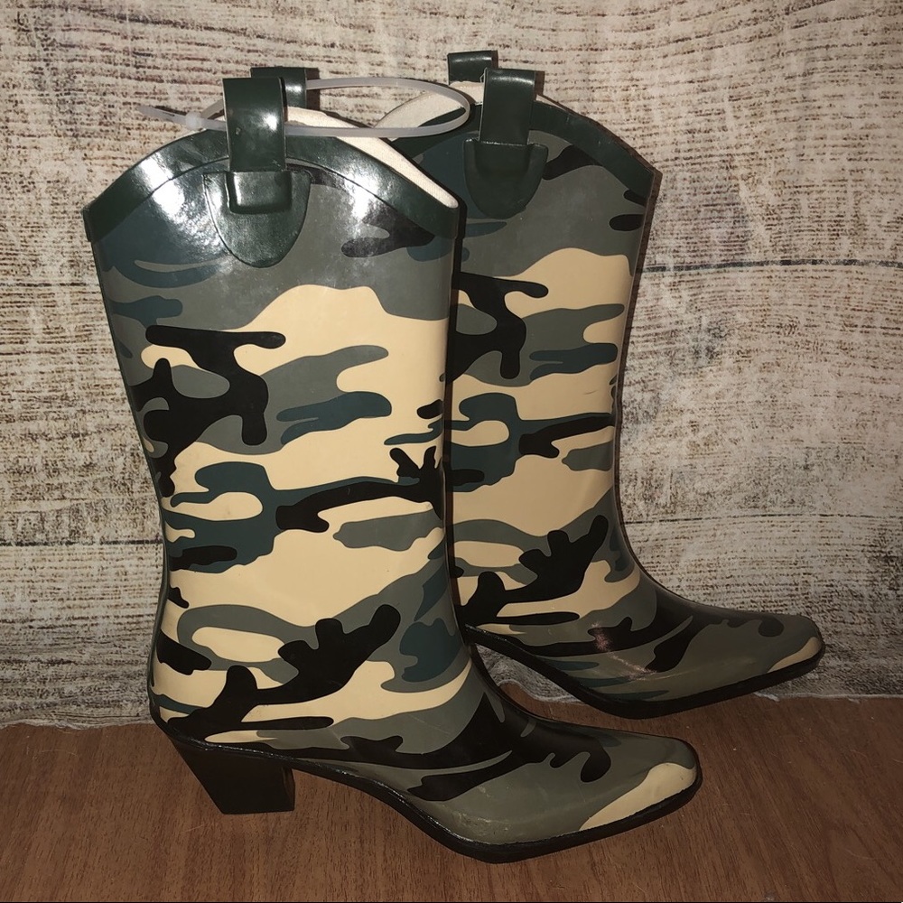 Camo Print Cowgirl Style Rain Boots